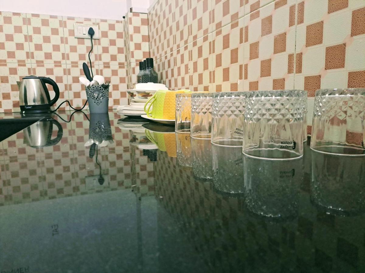 גווהטי Strawberry Swing Homestay מראה חיצוני תמונה